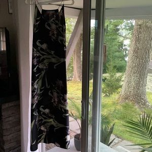 Maxi length printed slip stress size 4